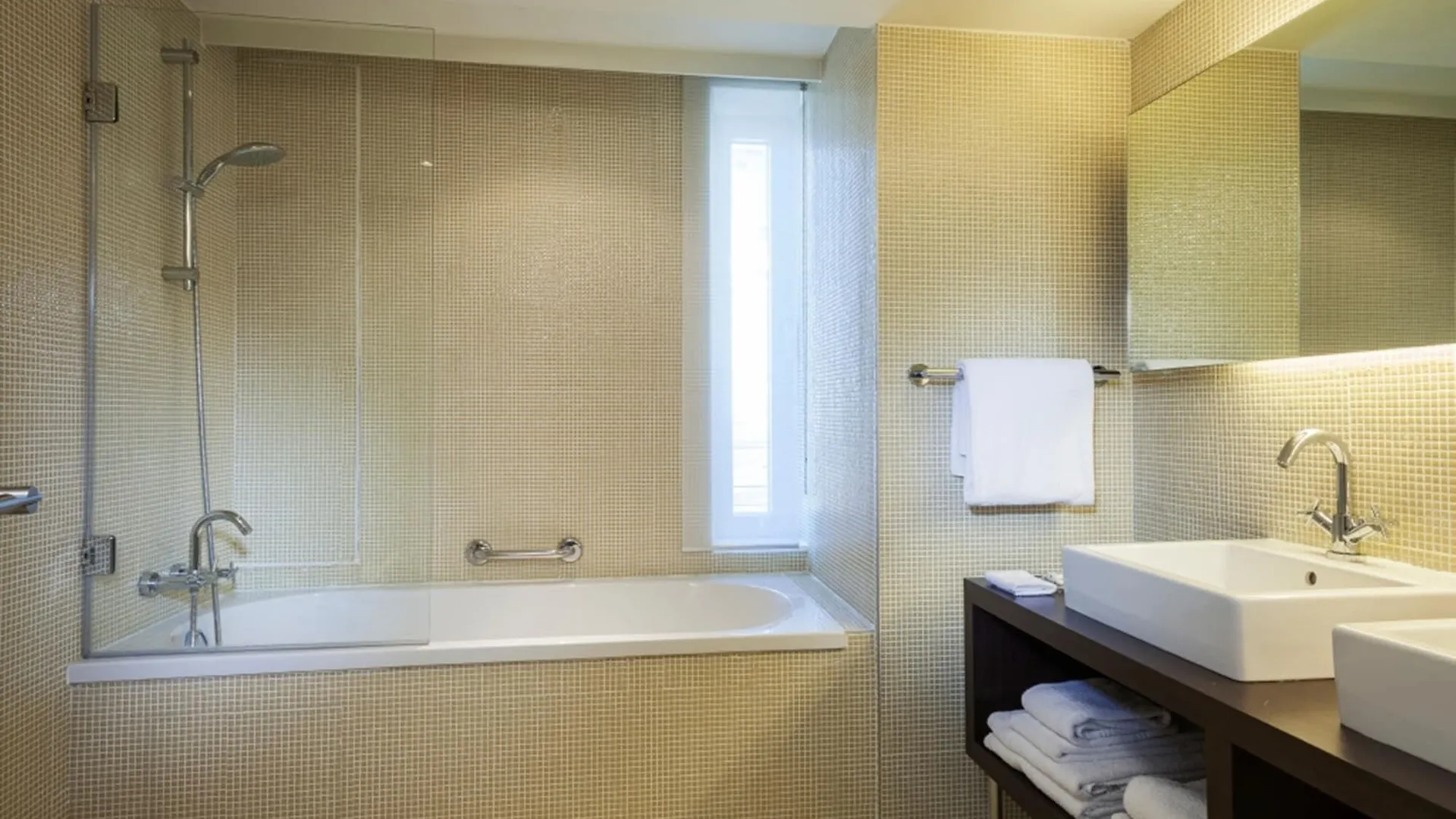 Park Inn By Radisson Antwerp City Centre 3*,  Belgien