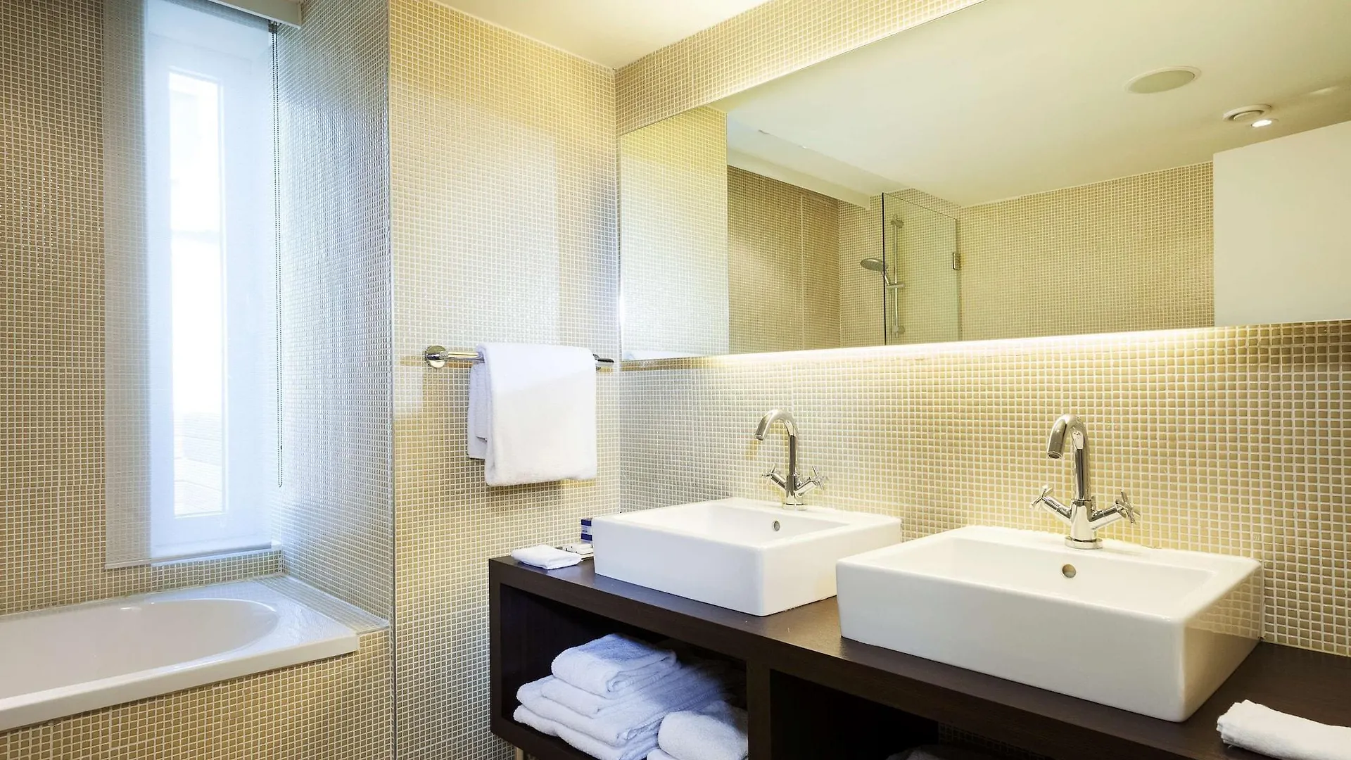 Park Inn By Radisson Antwerp City Centre Hotel