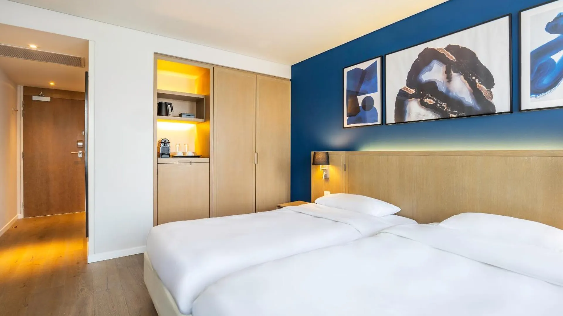 Park Inn By Radisson Antwerp City Centre 3*,